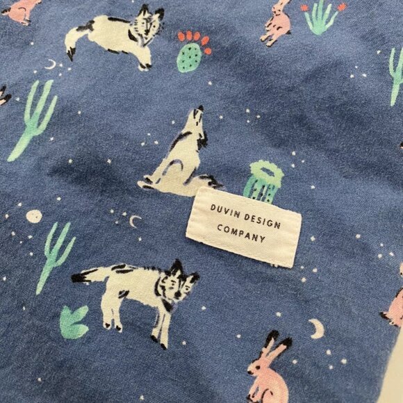 Duvin Casual Short Sleeve Dress Button Shirt Mens Size Large Graphic Rabbit Wolf - Picture 4 of 5